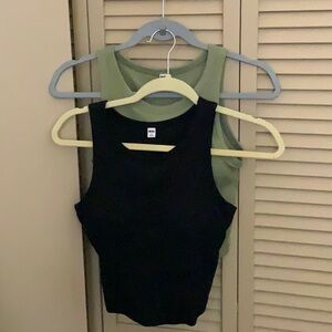 Uniqlo bra tank crop, black and green